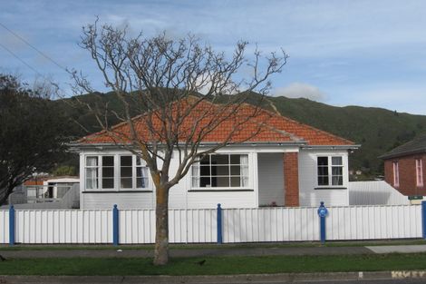 Photo of property in 35 Gibson Crescent, Naenae, Lower Hutt, 5011