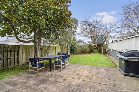 Photo of property in 17 Raine Street, Karori, Wellington, 6012