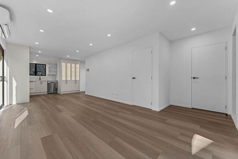 Photo of property in 9b Addison Street, Blockhouse Bay, Auckland, 0600