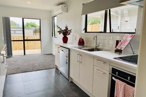 Photo of property in 12 Fourth View Avenue, Beachlands, Auckland, 2018