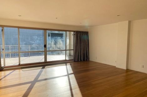 Photo of property in 8d Madeira Lane, Grafton, Auckland, 1023