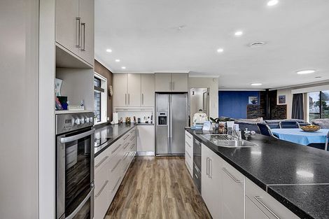 Photo of property in 20 Chartwell Drive, Eltham, 4322