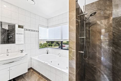 Photo of property in 379 Kapiti Road, Paraparaumu Beach, Paraparaumu, 5032