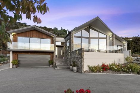 Photo of property in 13 Highfield Ridge, Wanaka, 9305