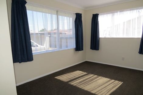 Photo of property in 2/12 Wanstead Place, Woolston, Christchurch, 8062