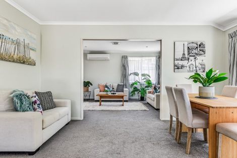 Photo of property in 2 Rochester Place, Nawton, Hamilton, 3200