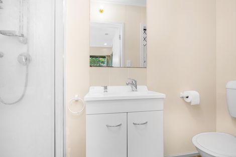 Photo of property in 8 Banksia Place, Goodwood Heights, Auckland, 2105