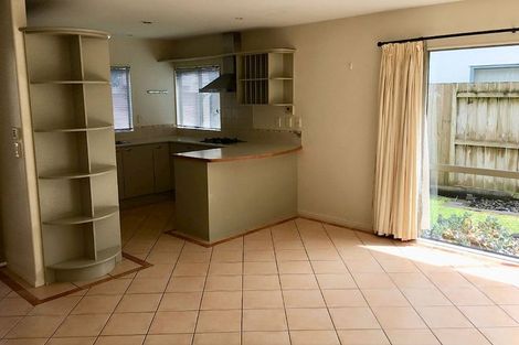 Photo of property in 19h Claremont Way, East Tamaki Heights, Auckland, 2016