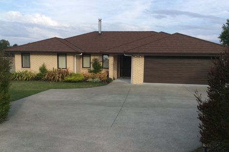 Photo of property in 90 Loch Views Road, Acacia Bay, Taupo, 3385