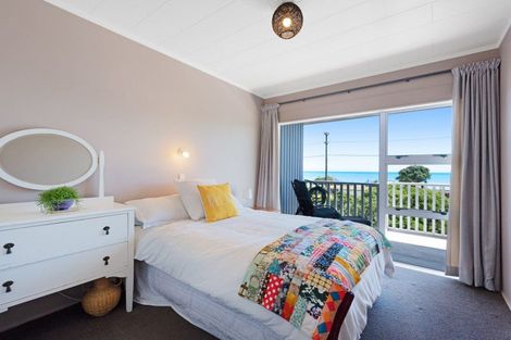 Photo of property in 104 Marine Parade, Paraparaumu Beach, Paraparaumu, 5032