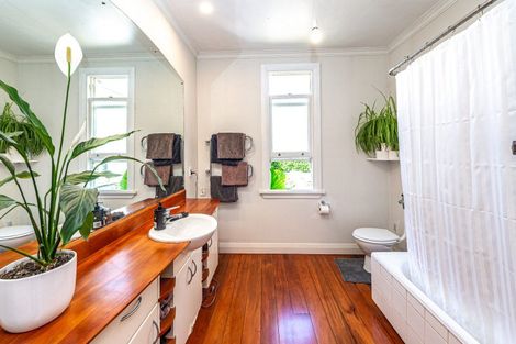 Photo of property in 17 Tarata Street, Saint Johns Hill, Whanganui, 4501