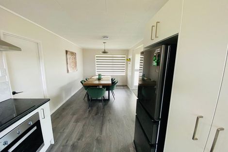 Photo of property in 52 Allington Road, Massey, Auckland, 0614