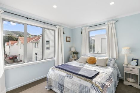 Photo of property in 2/6 The Parade, Island Bay, Wellington, 6023