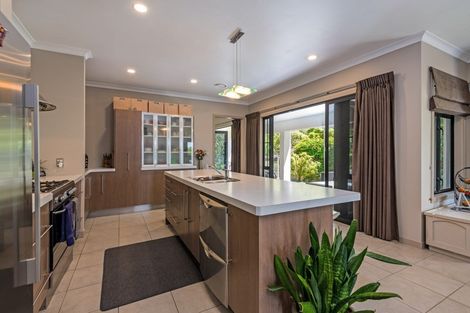 Photo of property in 60 Ruapehu Drive, Fitzherbert, Palmerston North, 4410