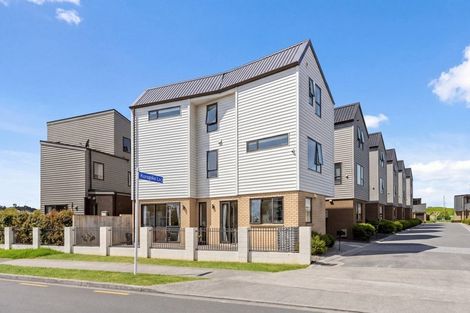 Photo of property in 2 Koropiko Lane, Flat Bush, Auckland, 2019