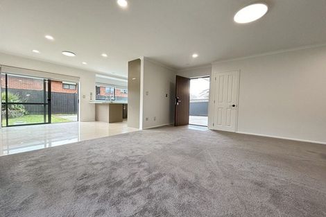 Photo of property in 17 Waiohua Road, Greenlane, Auckland, 1061