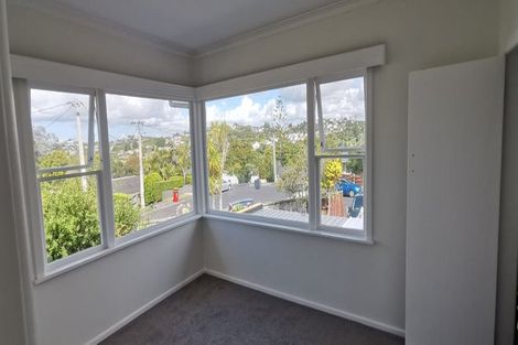 Photo of property in 2/15 Merton Avenue, Glenfield, Auckland, 0627