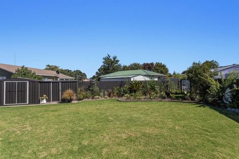 Photo of property in 21 Edgewater Grove, Whakatane, 3120