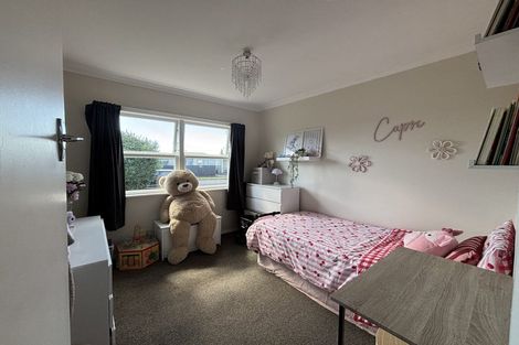 Photo of property in 2 Selwyn Street, Levin, 5510