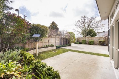 Photo of property in 16 Hardie Street, Hokowhitu, Palmerston North, 4410