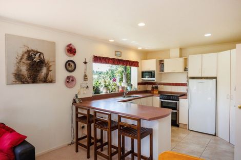 Photo of property in 7 Jasmine Place, Fitzherbert, Palmerston North, 4410