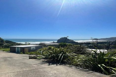 Photo of property in 19 Rayner Road, Piha, New Lynn, 0772