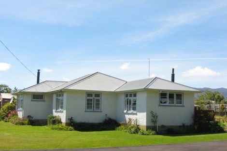 Photo of property in 25 Menzies Street, Westport, 7825