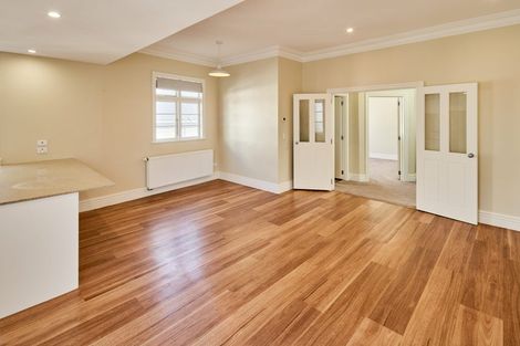 Photo of property in 40 Roxburgh Street, Mount Victoria, Wellington, 6011