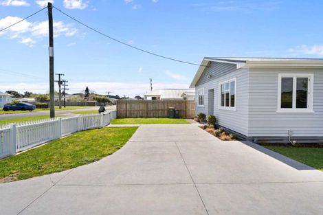 Photo of property in 8 Grey Street, Waitara, 4320