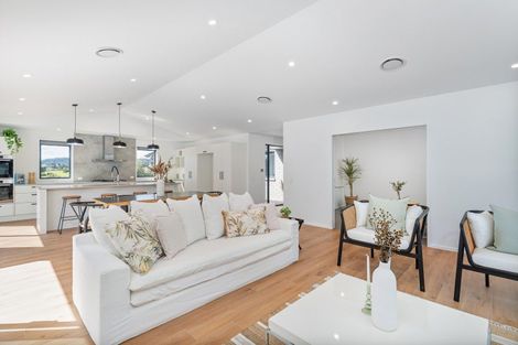 Photo of property in 18 Awatea Drive, Whitianga, 3510