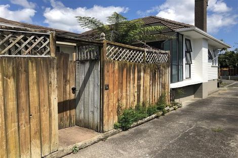 Photo of property in 19 Gossamer Drive, Pakuranga Heights, Auckland, 2010