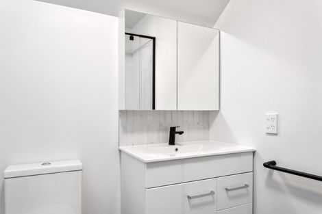 Photo of property in 2/19 Grove Road, Addington, Christchurch, 8024