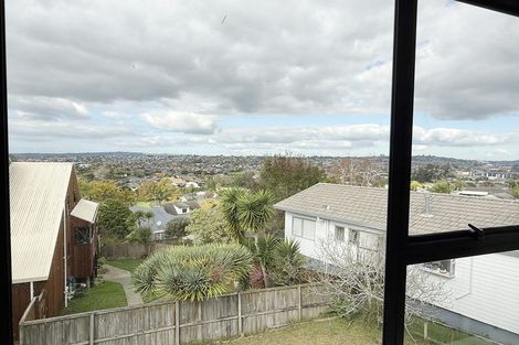 Photo of property in 9 Cambric Place, Botany Downs, Auckland, 2010