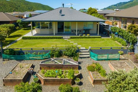 Photo of property in 32 Admiralty Place, Waikawa, Picton, 7220