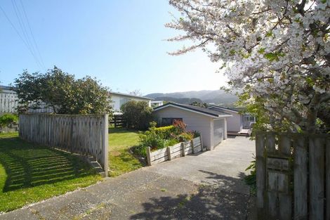 Photo of property in 31 Coates Street, Tawa, Wellington, 5028