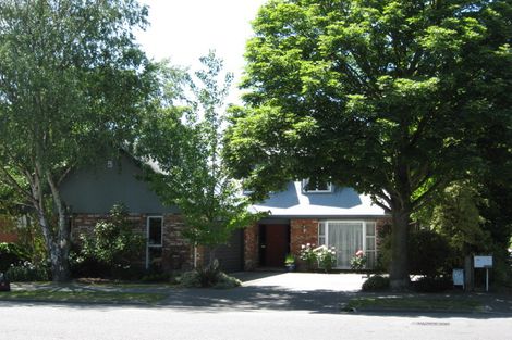 Photo of property in 72 Avonhead Road, Avonhead, Christchurch, 8042