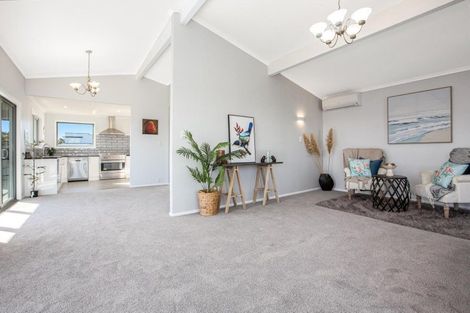 Photo of property in 16 Manly Street, Paraparaumu Beach, Paraparaumu, 5032