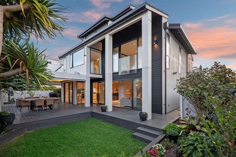 Photo of property in 9 Craig Road, Milford, Auckland, 0620