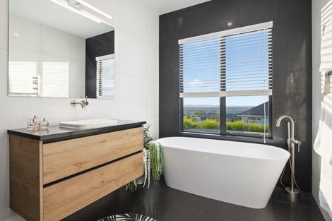 Photo of property in 19 Lawrence Carter Drive, Bombay, 2675