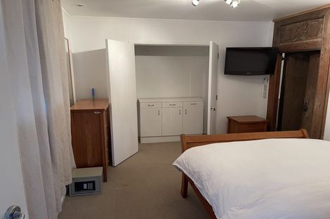 Photo of property in 80b Queen Street, Northcote Point, Auckland, 0627