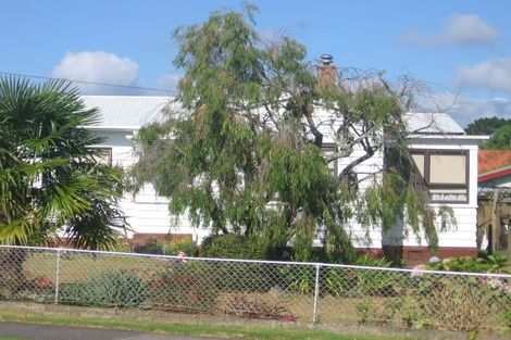 Photo of property in 6 Reid Road, New Lynn, Auckland, 0600