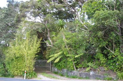 Photo of property in 862 West Coast Road, Waiatarua, Auckland, 0604
