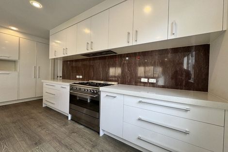 Photo of property in 39 Travis View Drive, Fairview Heights, Auckland, 0632