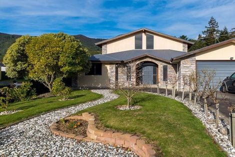 Photo of property in 14 Admiralty Place, Waikawa, Picton, 7220