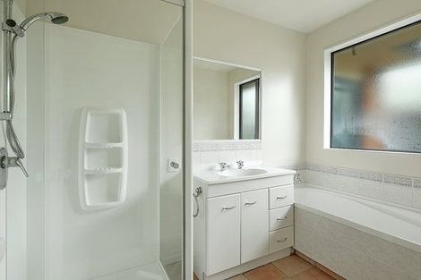 Photo of property in 18 Shearwater Drive, Woolston, Christchurch, 8023