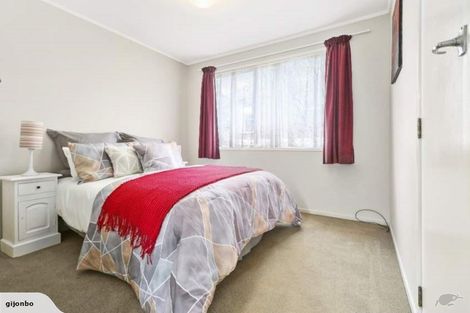 Photo of property in 3 Kilcar Place, Massey, Auckland, 0614