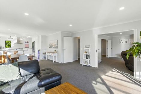 Photo of property in 10 Cottonwood Close, Paraparaumu Beach, Paraparaumu, 5032