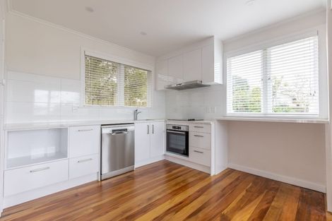 Photo of property in 70 Hillcrest Avenue, Hillcrest, Auckland, 0627