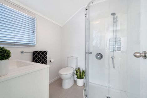 Photo of property in 9 Central Park Drive, Te Atatu South, Auckland, 0610