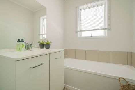 Photo of property in 11 White Street, Whitianga, 3510